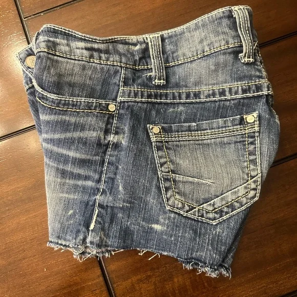 COPY - BKE STELLA CUT-OFF JEAN SHORTS - Picture 9 of 10
